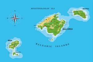 Dove alloggiare alle Baleari: quali sono le migliori  isole e zone dove dormire per giovani, coppie e famiglie con bambini