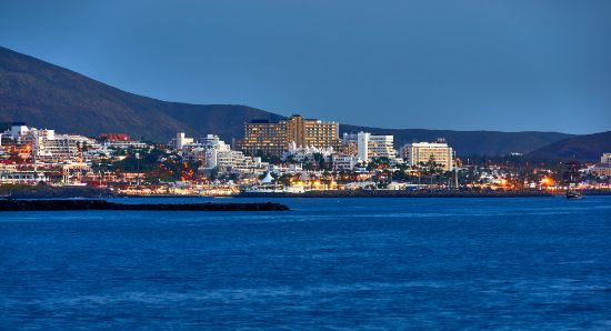 Playa de Las Americas al tramonto, Tenerife, Canarie, Spagna