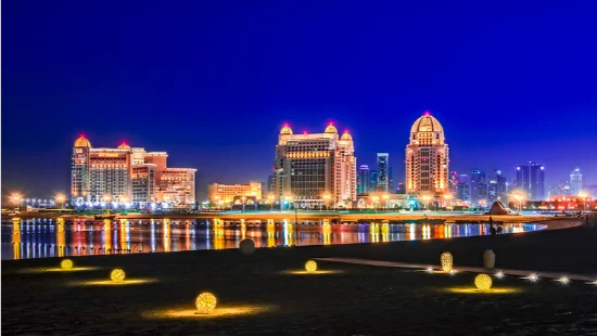 Il centro Doha visto da Katara Beach, Qatar